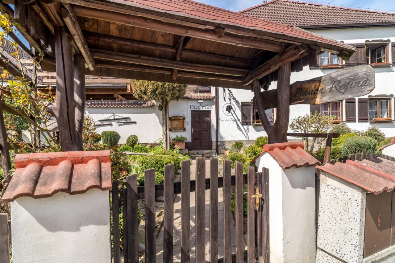 Pension a restaurace Regina Větřní Esterno foto