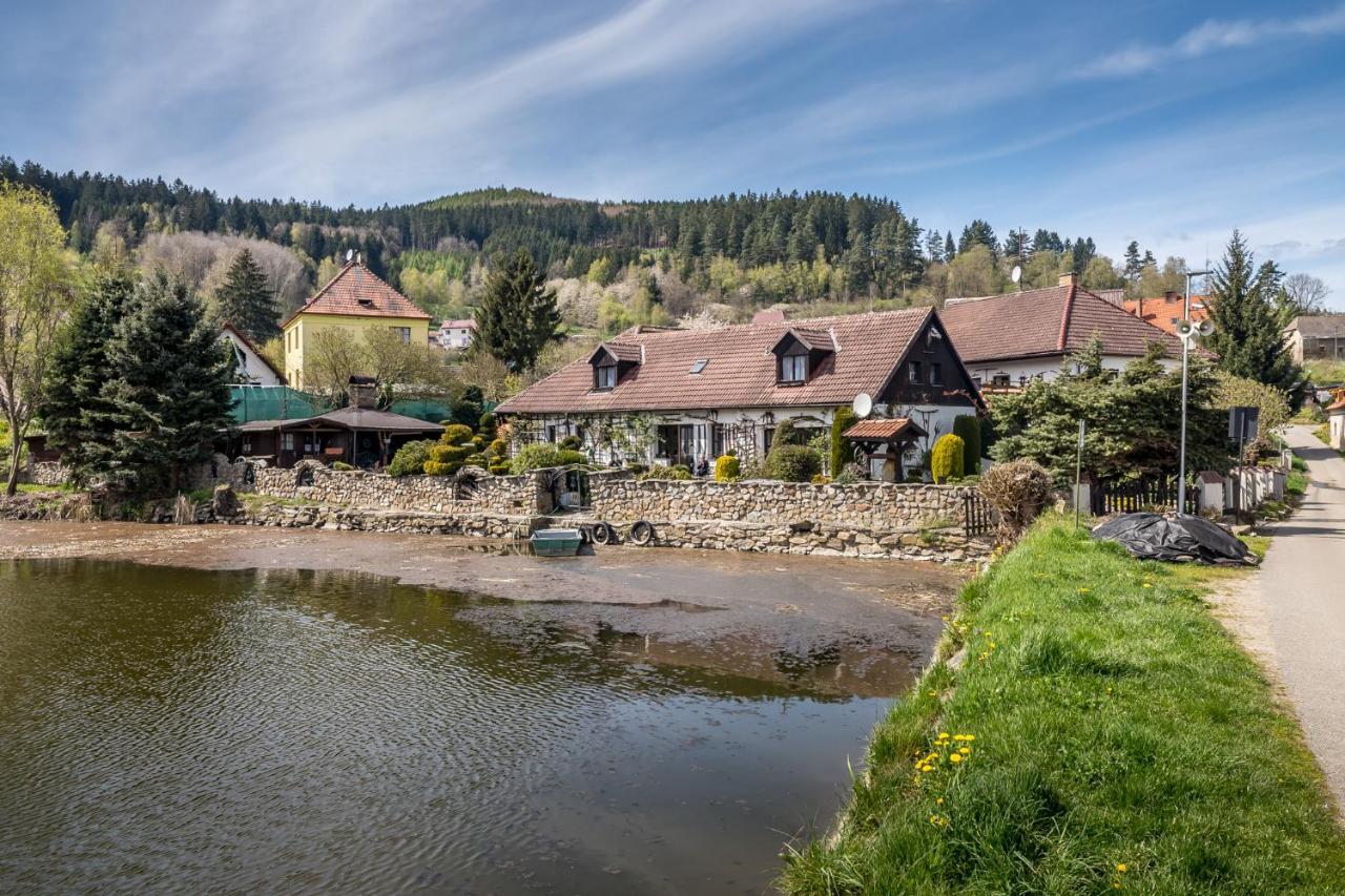 Pension a restaurace Regina Větřní Esterno foto