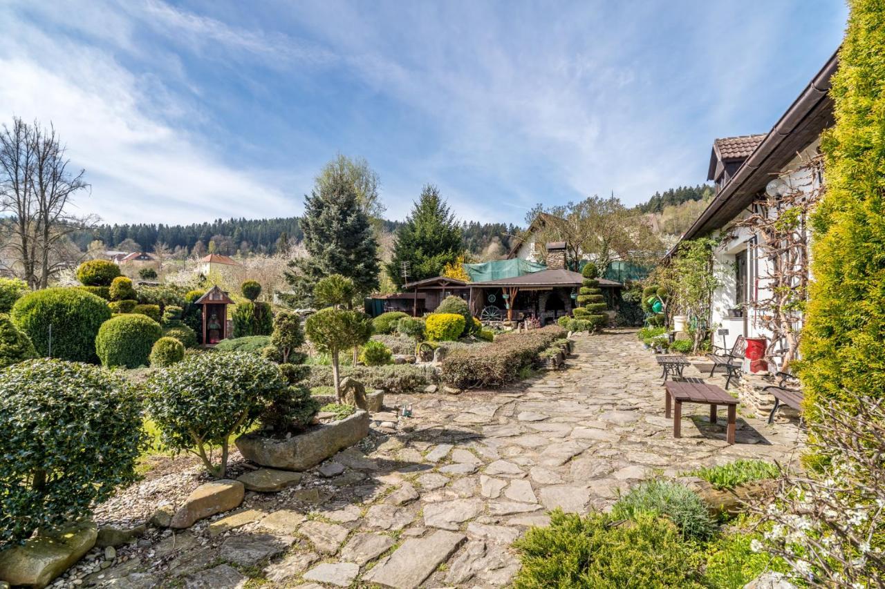 Pension a restaurace Regina Větřní Esterno foto