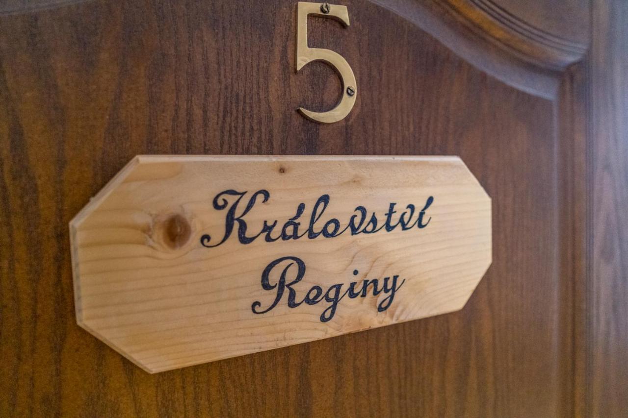 Pension a restaurace Regina Větřní Esterno foto