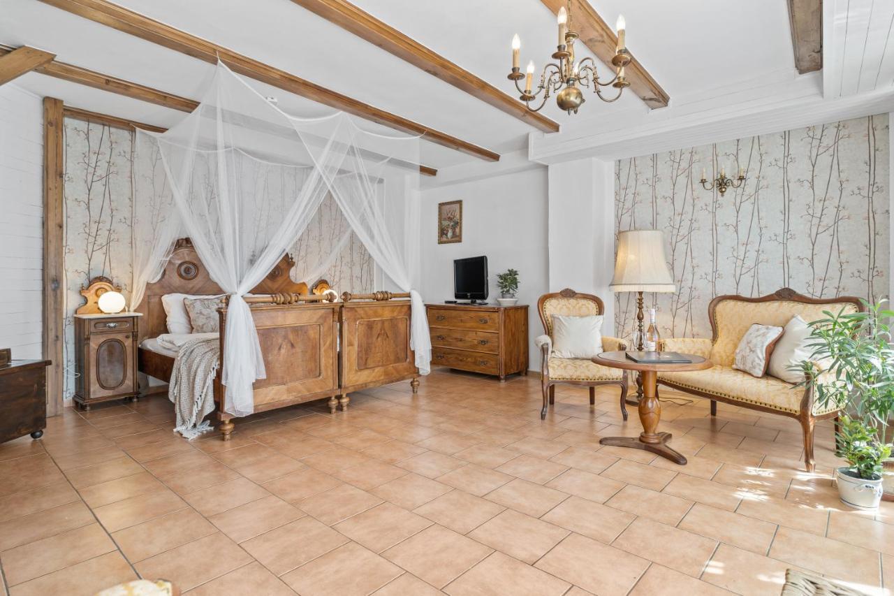 Pension a restaurace Regina Větřní Esterno foto