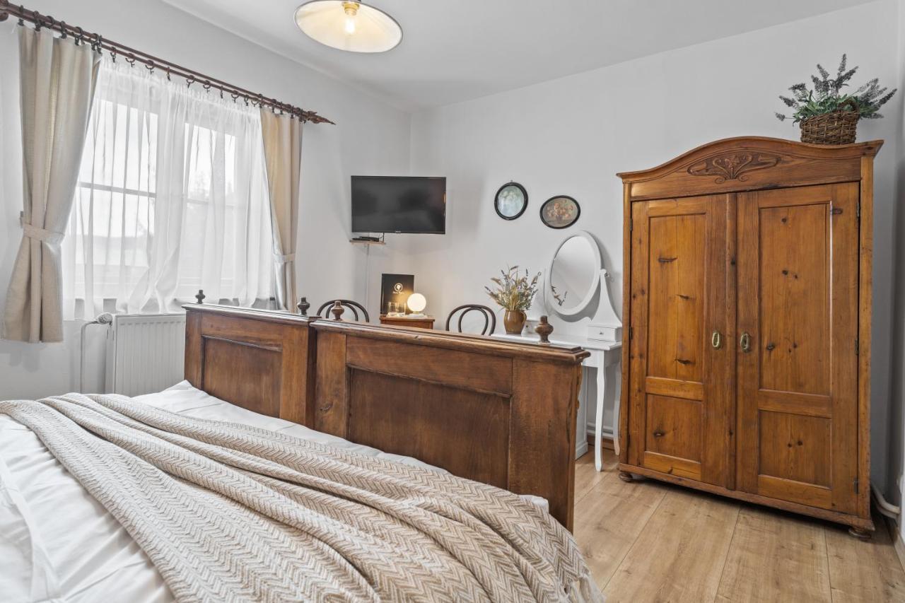 Pension a restaurace Regina Větřní Esterno foto