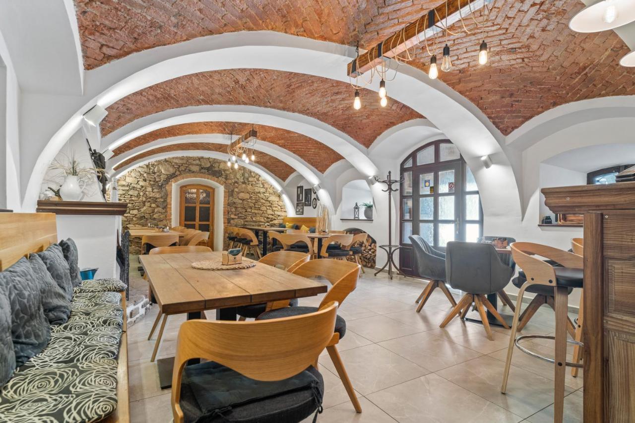 Pension a restaurace Regina Větřní Esterno foto
